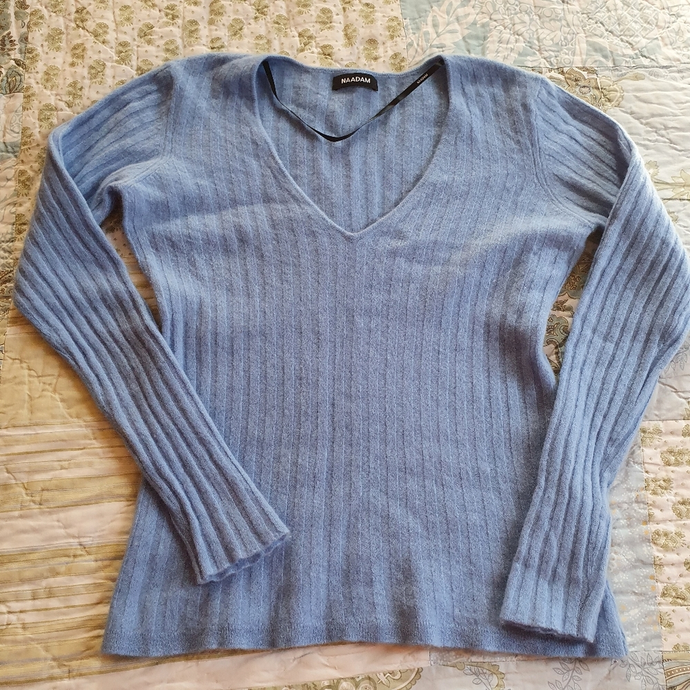 *LIKE NEW* Naadam 100% cashmere sweater